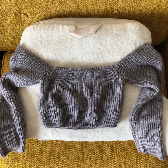 Knit Off-The-Shoulders Long Sleeve Cropped Top - Picture 3 of 3